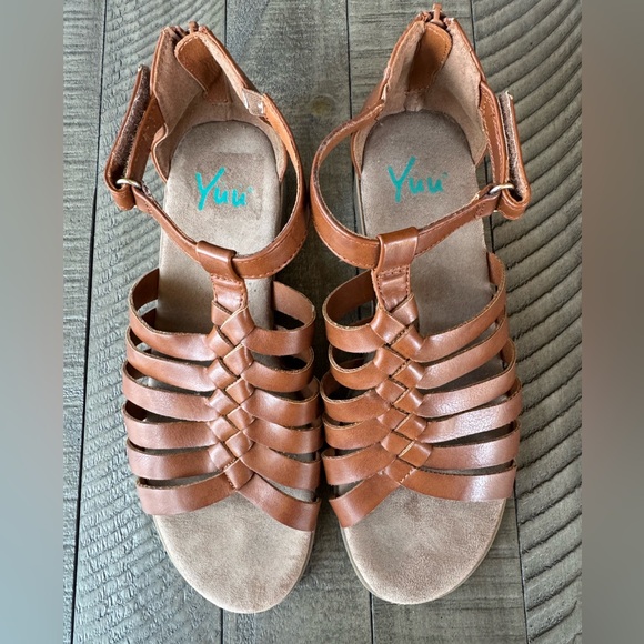 Yuu Gladiator Sandals Women’s Size 9 - Picture 1 of 12